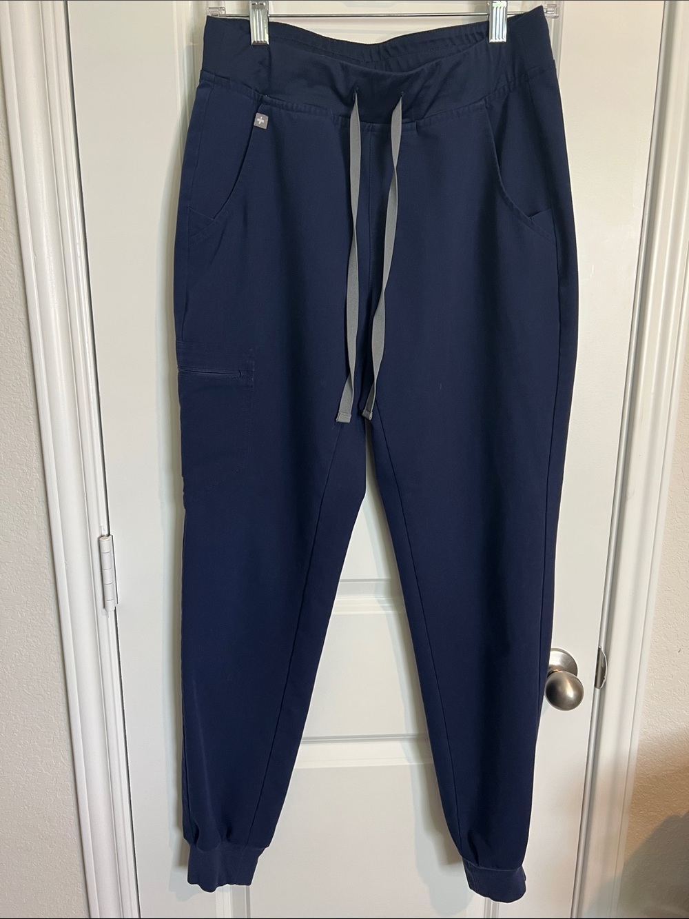 Bundle of Figs Navy Blue Short-Sleeve Medical Scrubs *Read Description* - Picture 8 of 15